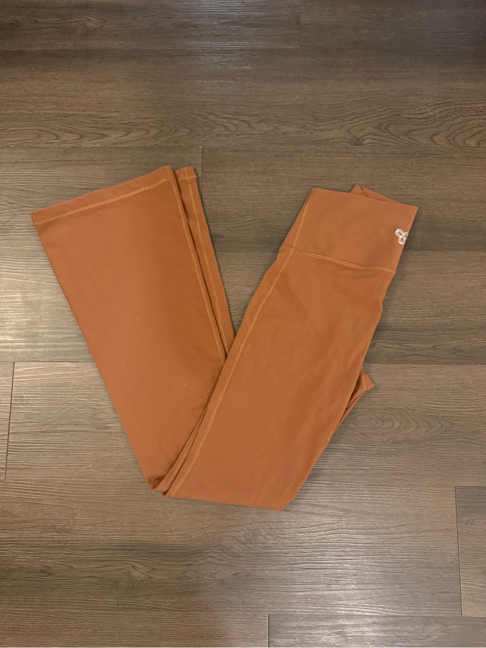 TNA Aritzia BUTTER Cheeky Hi-Rise Flare